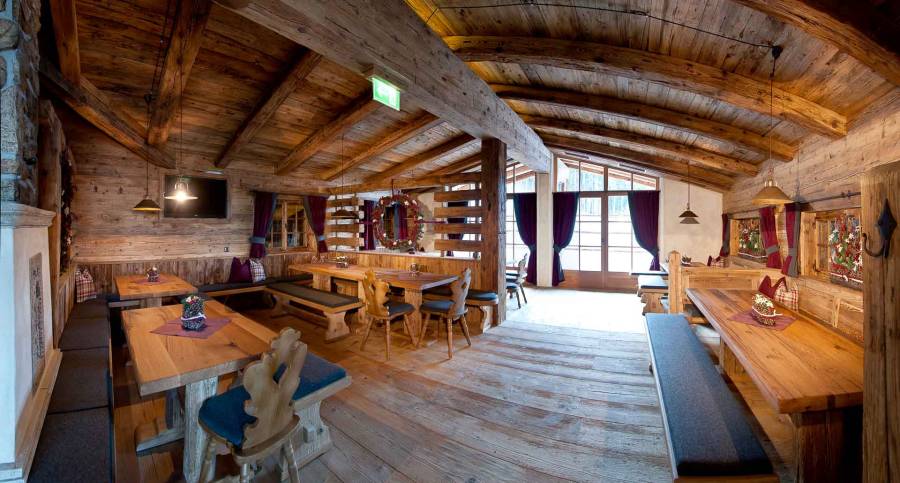 Skihütte Auhofalm Innenpanorama